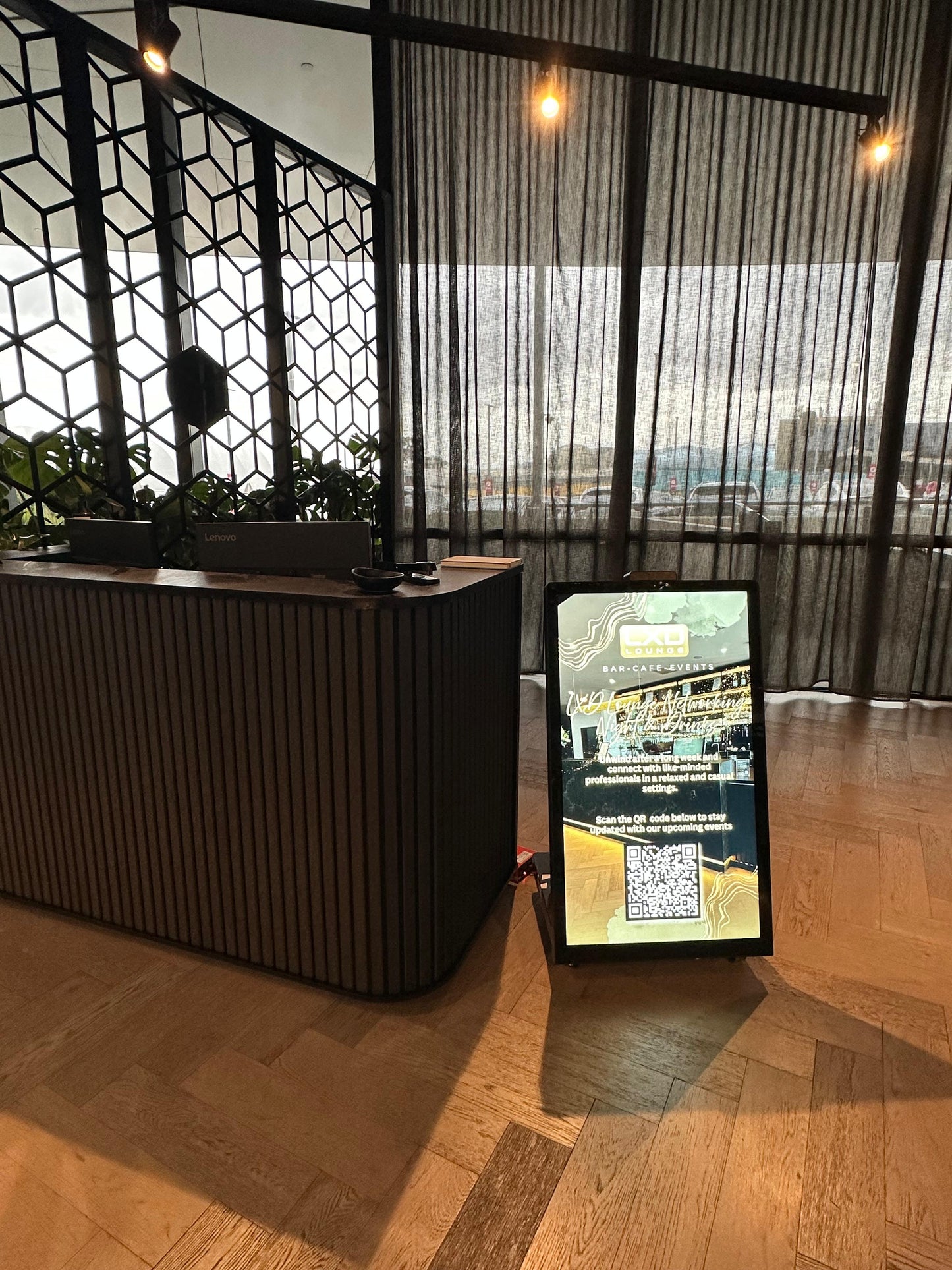 43" Portable Kiosk with Battery